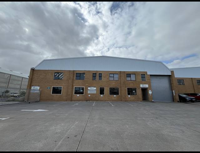 1,040M² WAREHOUSE TO LET IN KILLARNEY GARDENS